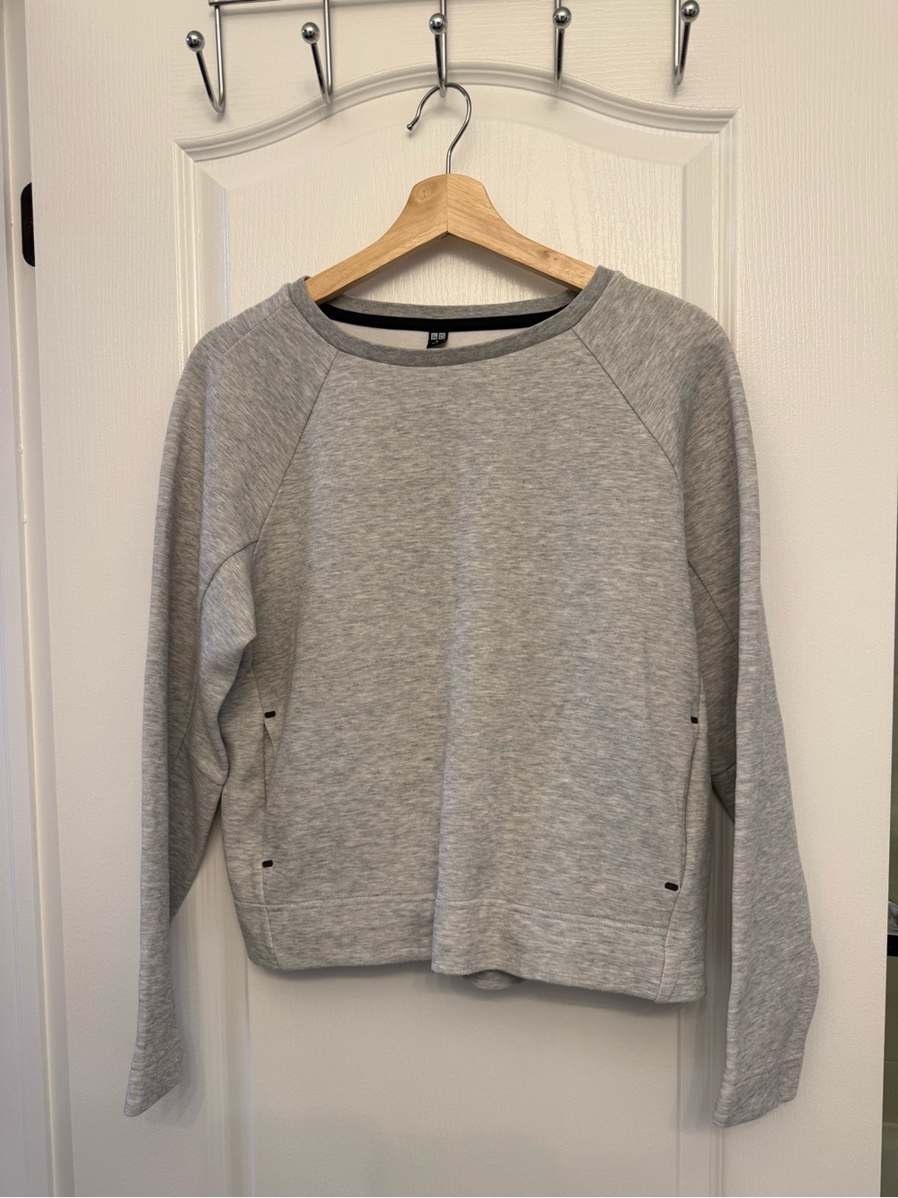 Uniqlo Grey Crewneck Sweater